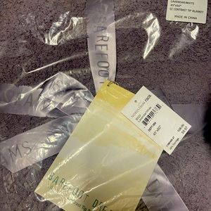 Barefoot Dreams Contrast Tip blanket